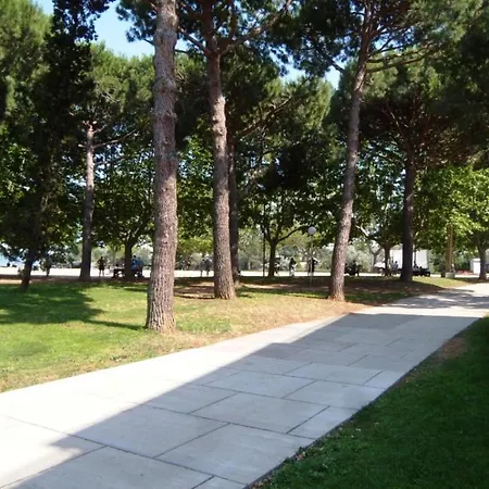 Apartamento Agreable Studio Avec Jardin La Grande-Motte